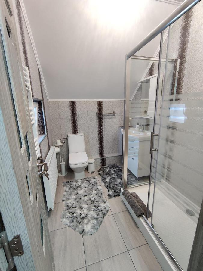 Hôtel Vizuina Lupului à Gura Humorului Extérieur photo