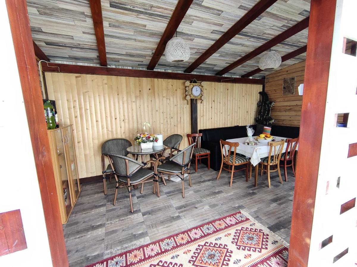 Hôtel Vizuina Lupului à Gura Humorului Extérieur photo